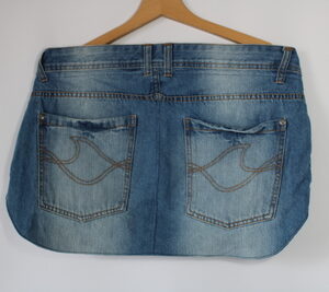 Demi-tablier en jean recyclé
